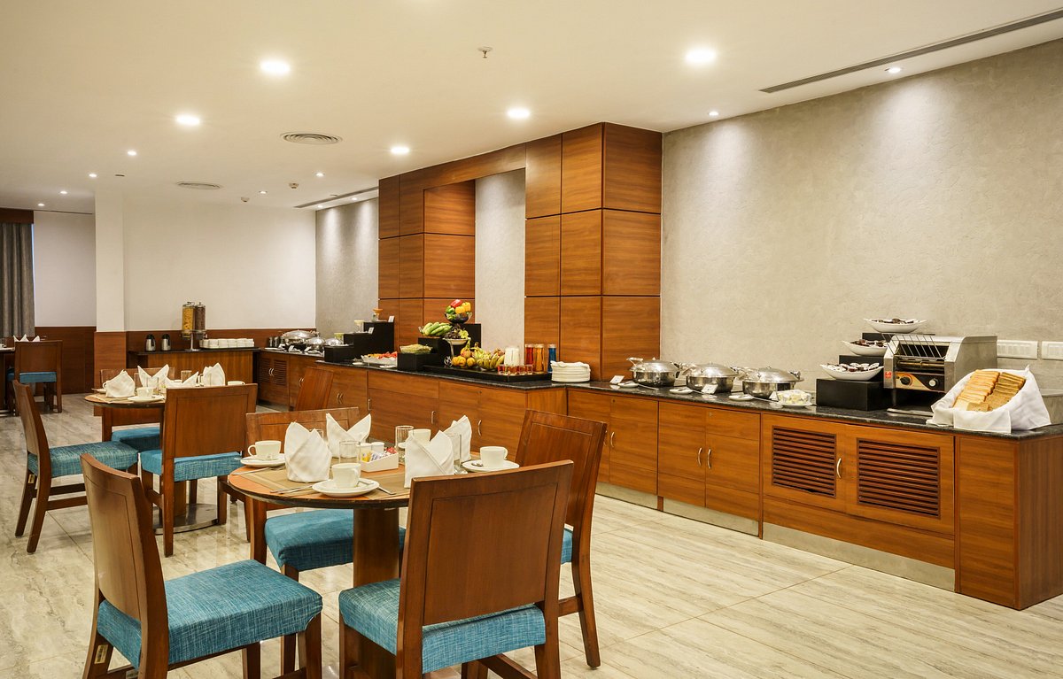 "Hotel Near Shalimar Bagh With Small Party Halls"- Caspia Hotel